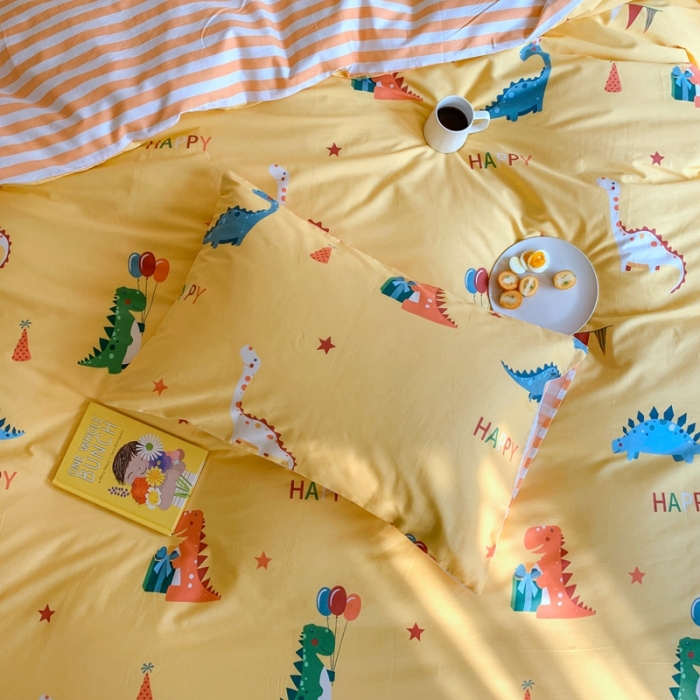 91家纺网 家纺一手货源 找家纺 星期八 2020新款13070全棉四件套亲子系列 恐龙乐园