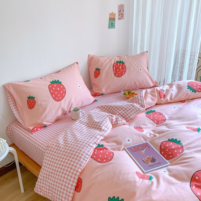 91家纺网 家纺一手货源 找家纺 星期八 2020新款13070全棉四件套亲子系列 小草莓