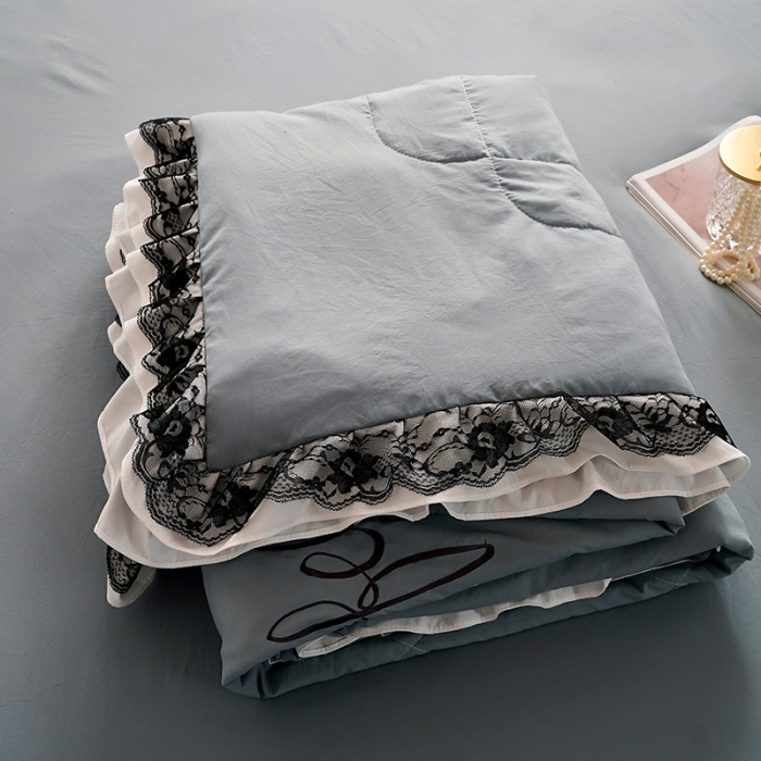 91家纺网 家纺一手货源 找家纺 骏腾家纺 2022新款水洗棉夏被四件套蕾丝绣花款美丽-绅士灰