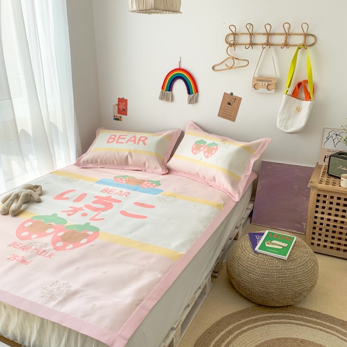 91家纺网 家纺一手货源 找家纺 时年 2020新款水洗养生凉席 草莓熊