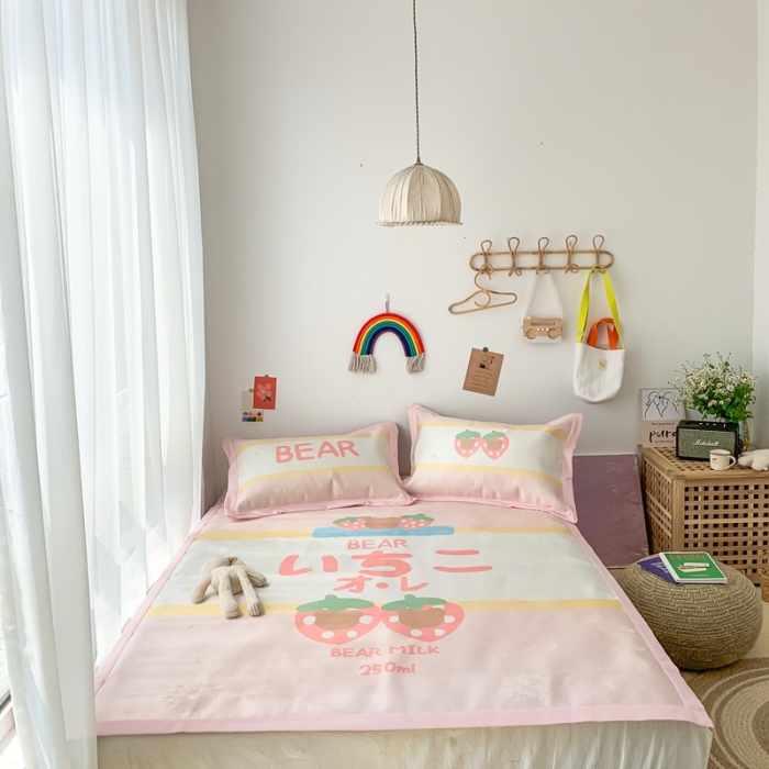 91家纺网 家纺一手货源 找家纺 时年 2020新款水洗养生凉席 草莓熊