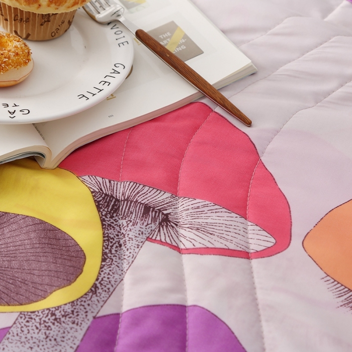 91家纺网 家纺一手货源 找家纺 卡奥 2020新款双面天丝夏被 蘑菇家园