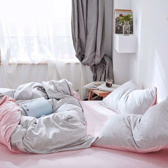 91家纺网 家纺一手货源 找家纺 华超针织 2021新款针织四件套 粉灰细条