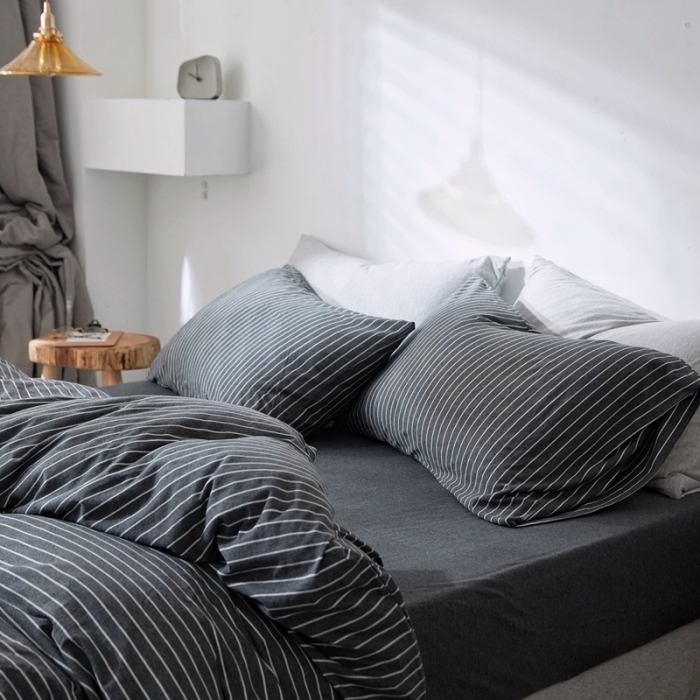 91家纺网 家纺一手货源 找家纺 华超针织 2021新款针织四件套 黑白细条