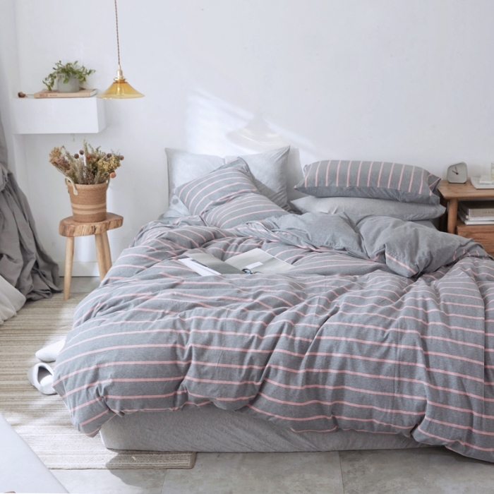 91家纺网 家纺一手货源 找家纺 华超针织 2021新款针织四件套 灰粉宽条