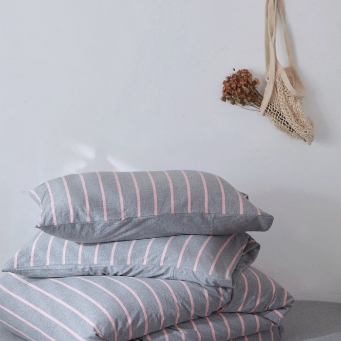 91家纺网 家纺一手货源 找家纺 华超针织 2021新款针织四件套 灰粉宽条