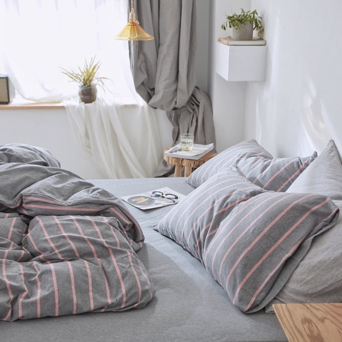 91家纺网 家纺一手货源 找家纺 华超针织 2021新款针织四件套 灰粉宽条