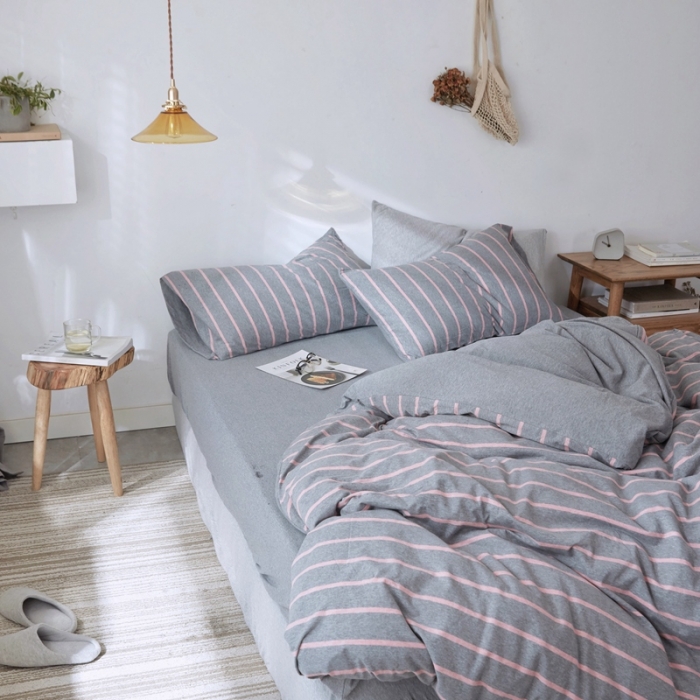 91家纺网 家纺一手货源 找家纺 华超针织 2021新款针织四件套 灰粉宽条