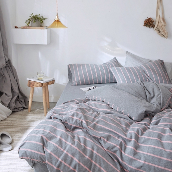 91家纺网 家纺一手货源 找家纺 华超针织 2021新款针织四件套 灰粉宽条