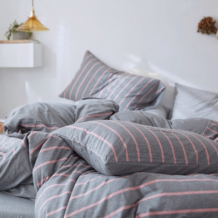 91家纺网 家纺一手货源 找家纺 华超针织 2021新款针织四件套 灰粉宽条