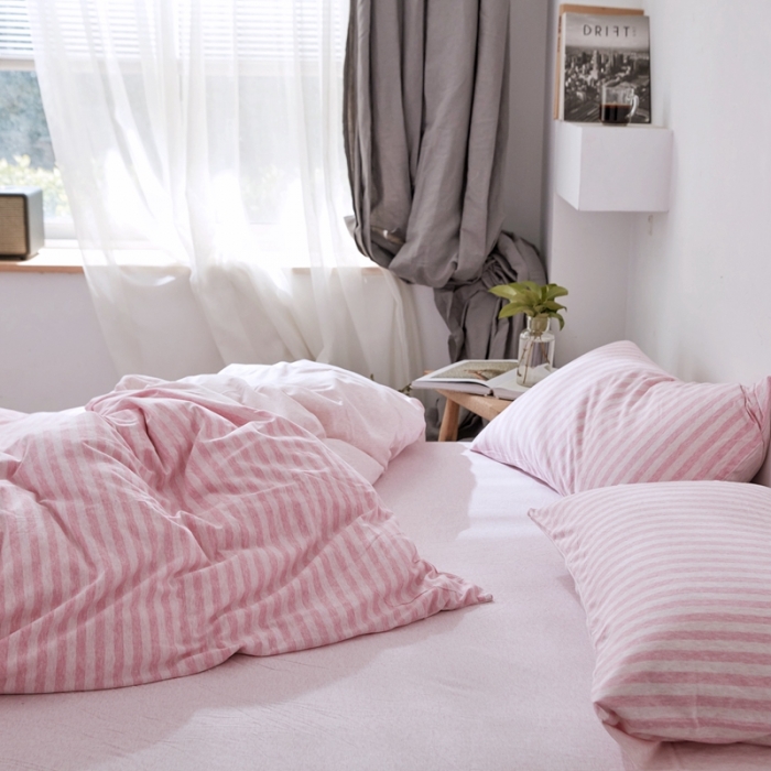 91家纺网 家纺一手货源 找家纺 华超针织 2021新款针织四件套 浅粉中条