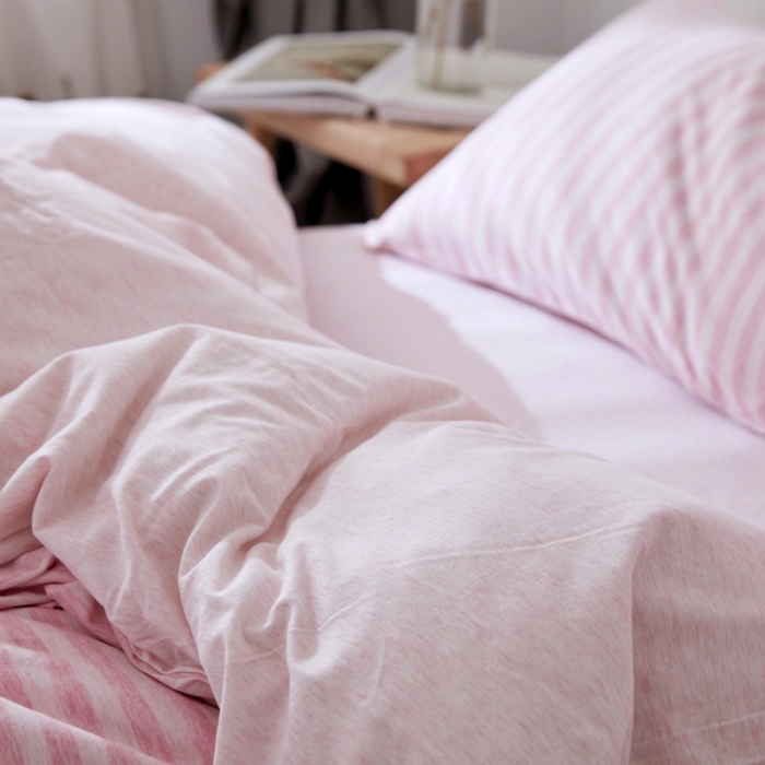 91家纺网 家纺一手货源 找家纺 华超针织 2021新款针织四件套 浅粉中条