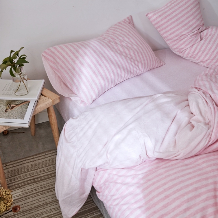 91家纺网 家纺一手货源 找家纺 华超针织 2021新款针织四件套 浅粉中条