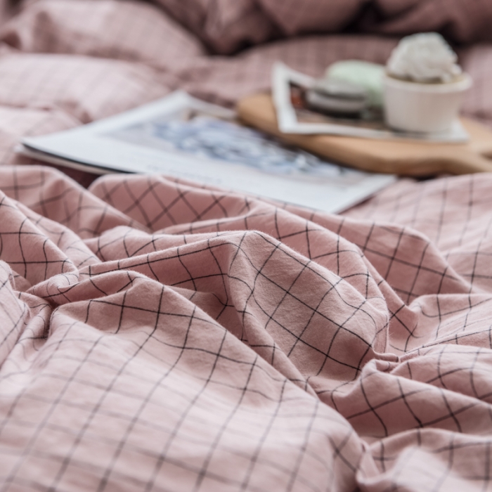 91家纺网 家纺一手货源 找家纺 佳梦达 2020新款全色织全棉水洗双拼四件套 粉中格