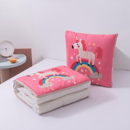 91家纺网 家纺一手货源 找家纺 博笔熊 2020新款磨毛抱枕被 彩虹马