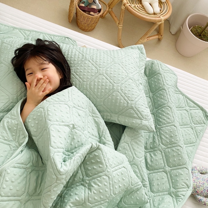 91家纺网 家纺一手货源 找家纺 星期八 2020新款爱心泡泡夏被三件套 橄榄绿