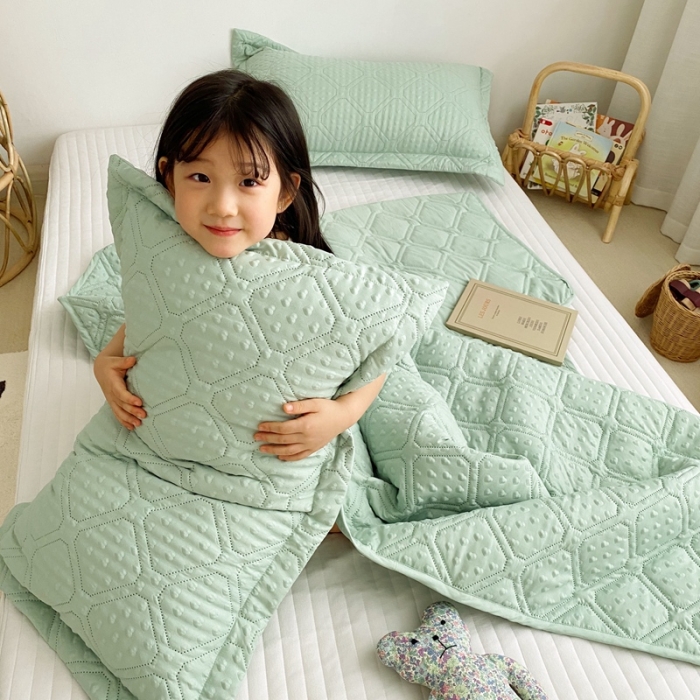 91家纺网 家纺一手货源 找家纺 星期八 2020新款爱心泡泡夏被三件套 橄榄绿