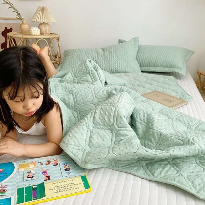 91家纺网 家纺一手货源 找家纺 星期八 2020新款爱心泡泡夏被三件套 橄榄绿