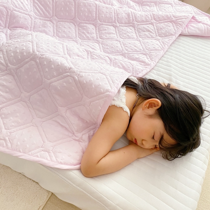 91家纺网 家纺一手货源 找家纺 星期八 2020新款爱心泡泡夏被三件套 少女粉