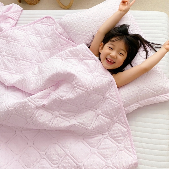 91家纺网 家纺一手货源 找家纺 星期八 2020新款爱心泡泡夏被三件套 少女粉