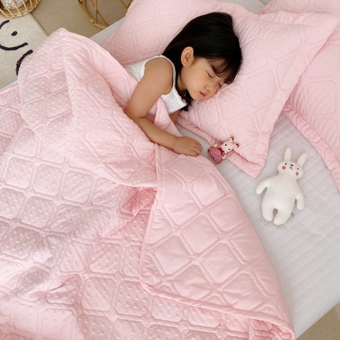 91家纺网 家纺一手货源 找家纺 星期八 2020新款爱心泡泡夏被三件套 樱花粉