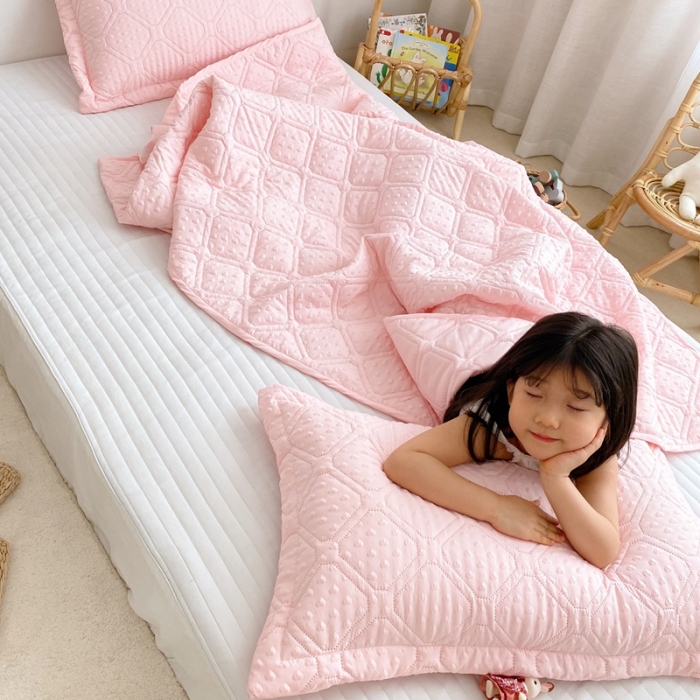 91家纺网 家纺一手货源 找家纺 星期八 2020新款爱心泡泡夏被三件套 樱花粉