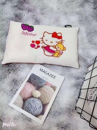 91家纺网 家纺一手货源 找家纺 （总）佳梦达 2020新款儿童乳胶颗粒枕30*50cm背景2