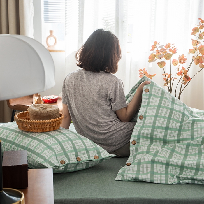 91家纺网 家纺一手货源 找家纺 北纬27度 2020新款英伦复古风全棉色织椰子扣四件套幻听