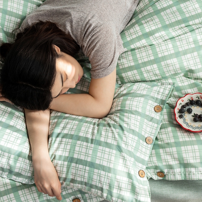 91家纺网 家纺一手货源 找家纺 北纬27度 2020新款英伦复古风全棉色织椰子扣四件套幻听