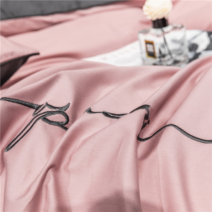 91家纺网 家纺一手货源 找家纺 拼社家纺 40s贡缎长绒棉字母款四件套豆沙帝灰