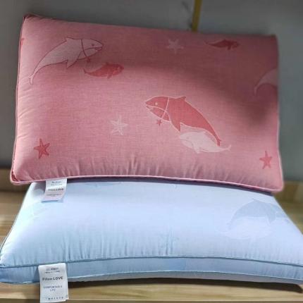 91家纺网 家纺一手货源 找家纺 （总）剑桥枕业 全棉轻氧纱鲨鱼热熔枕芯立体单人枕头透气吸汗