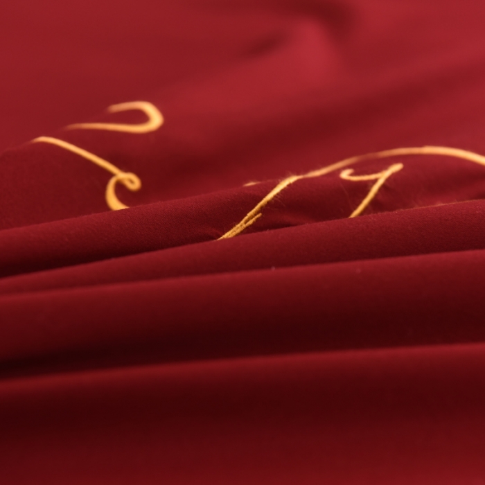 91家纺网 家纺一手货源 找家纺 金米诺 2020新款双层绣花床裙 深红