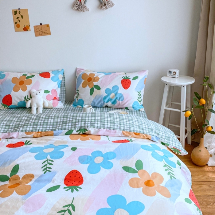 91家纺网 家纺一手货源 找家纺 星期八 2020新款全棉13070亲子四件套系列 草莓花花