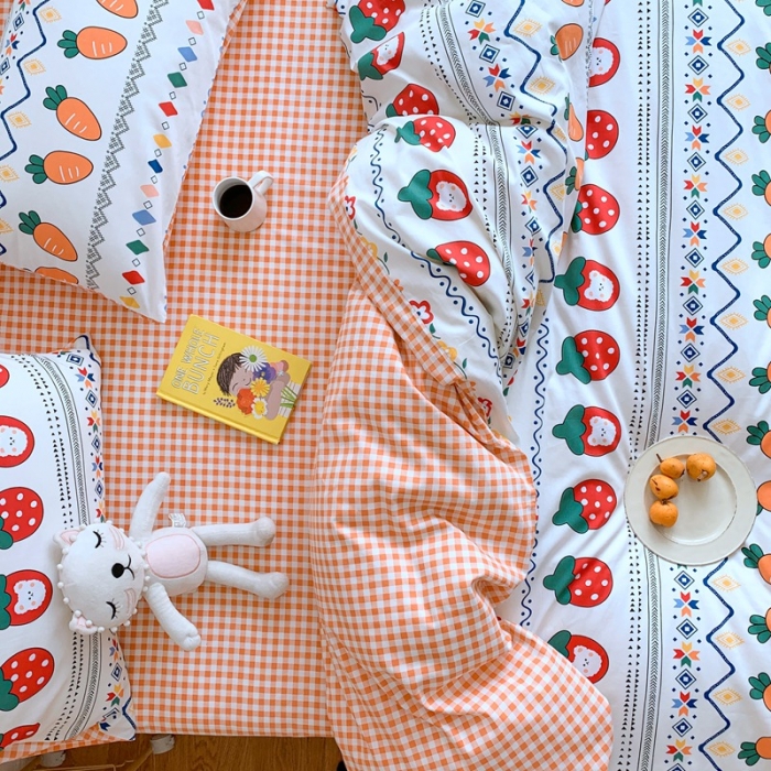 91家纺网 家纺一手货源 找家纺 星期八 2020新款全棉13070亲子四件套系列 草莓萝卜