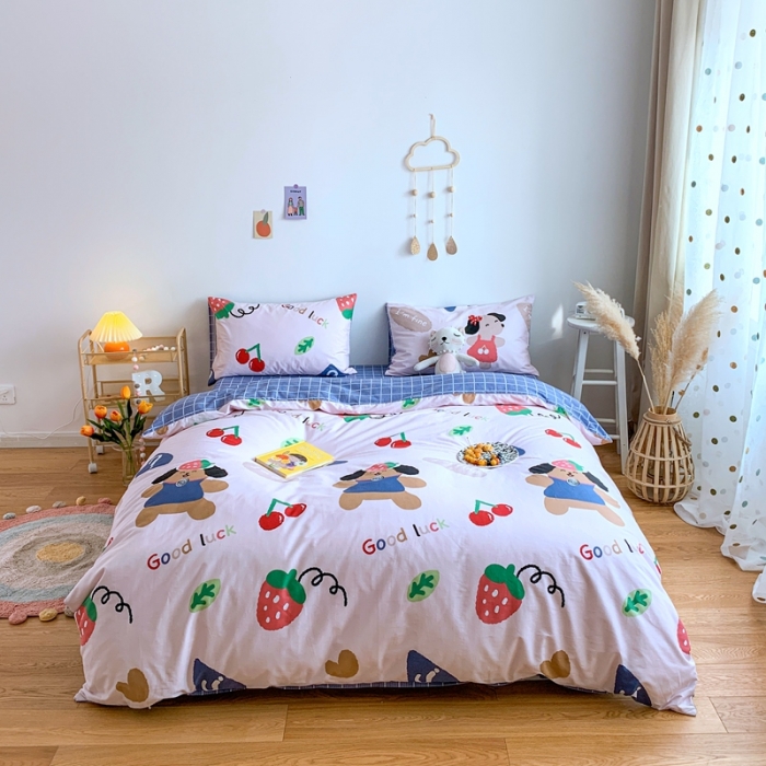 91家纺网 家纺一手货源 找家纺 星期八 2020新款全棉13070亲子四件套系列 草莓汪