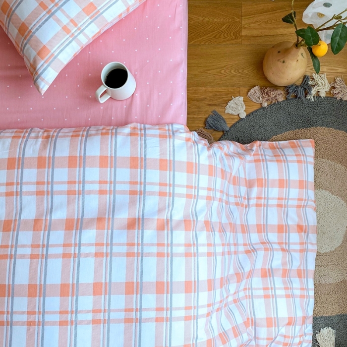 91家纺网 家纺一手货源 找家纺 星期八 2020新款全棉13070亲子四件套系列 粉格