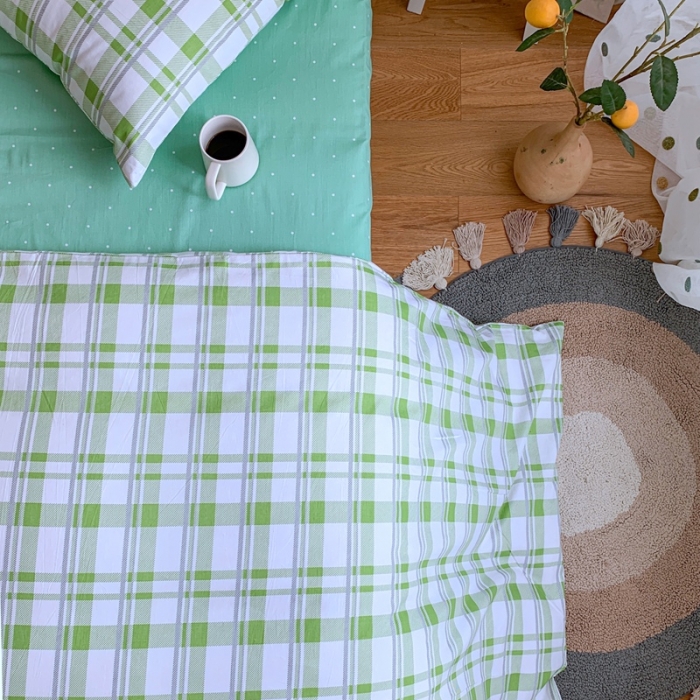 91家纺网 家纺一手货源 找家纺 星期八 2020新款全棉13070亲子四件套系列 绿格