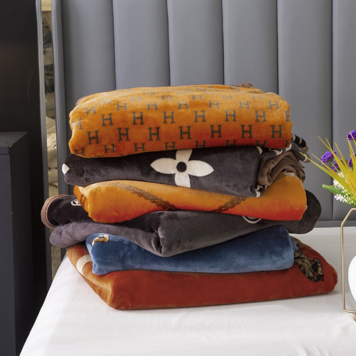 91家纺网 家纺一手货源 找家纺 卡奥轻奢复合毯子拉舍尔毛毯云毯法莱绒水晶绒毛毯 马赫拉