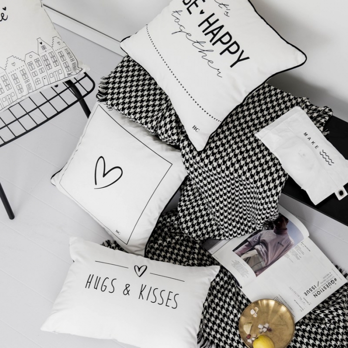 91家纺网 家纺一手货源 找家纺 美茉2020新款北欧ins风格纯棉帆布黑白印花抱枕棉字母靠垫 Be Happy