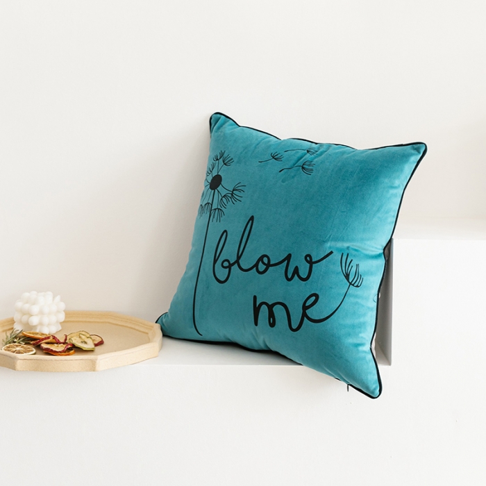 91家纺网 家纺一手货源 找家纺 美茉家居绒布双面拼色抱枕英文字母印花滚绳靠垫 flow me