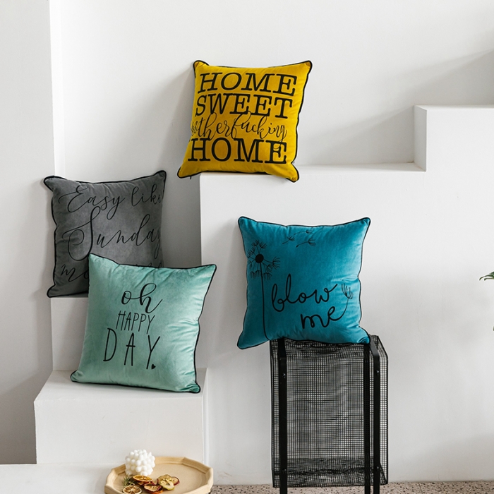 91家纺网 家纺一手货源 找家纺 美茉家居绒布双面拼色抱枕英文字母印花滚绳靠垫 flow me