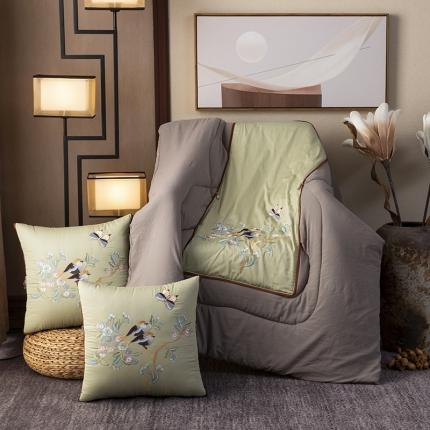 91家纺网 家纺一手货源 找家纺 （总）宝马家纺 2022新中式60贡缎绣花抱枕被 靠垫被