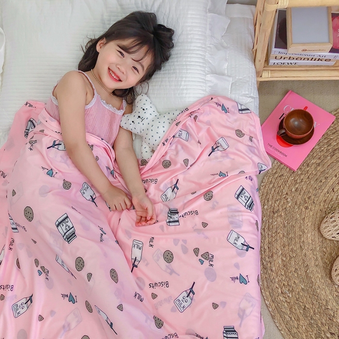 91家纺网 家纺一手货源 找家纺 星期八 2020新款ins卡通针织凉感毯 粉饼干