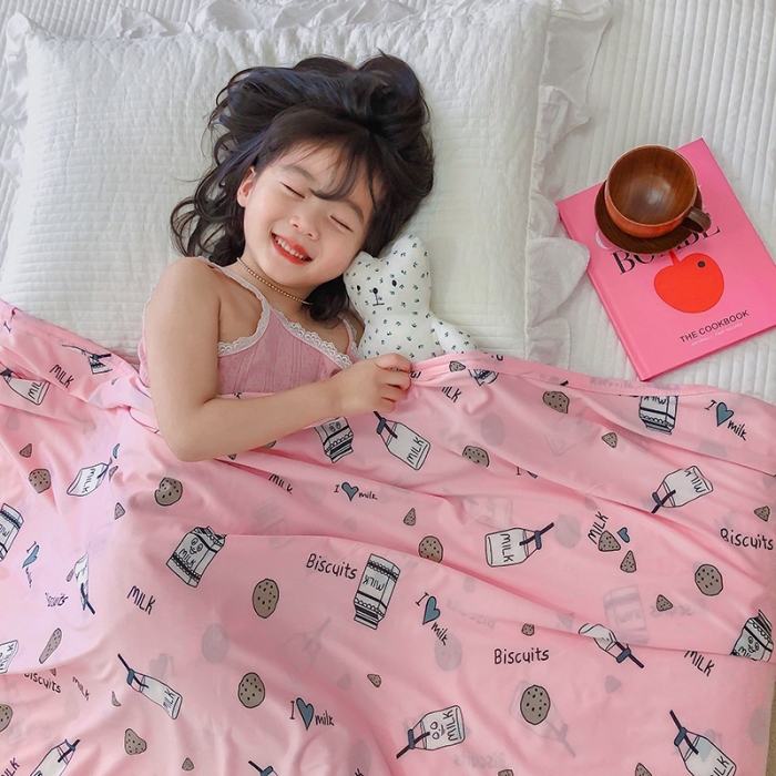 91家纺网 家纺一手货源 找家纺 星期八 2020新款ins卡通针织凉感毯 粉饼干