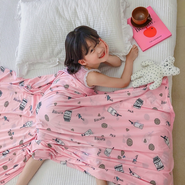 91家纺网 家纺一手货源 找家纺 星期八 2020新款ins卡通针织凉感毯 粉饼干