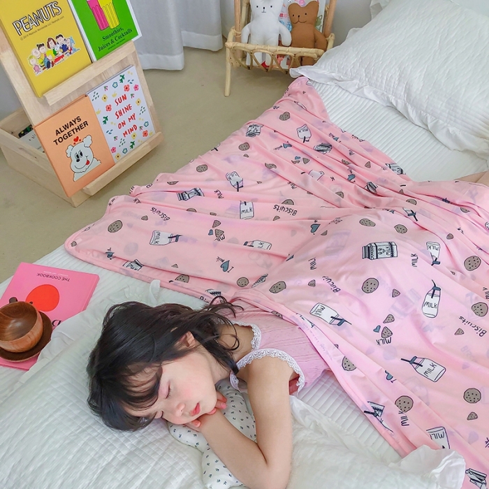 91家纺网 家纺一手货源 找家纺 星期八 2020新款ins卡通针织凉感毯 粉饼干