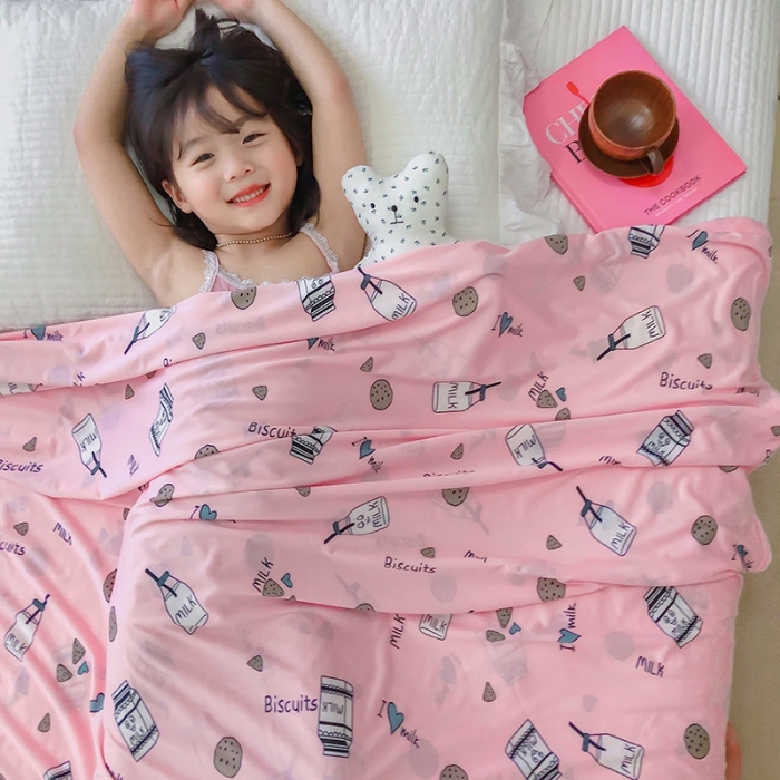 91家纺网 家纺一手货源 找家纺 星期八 2020新款ins卡通针织凉感毯 粉饼干