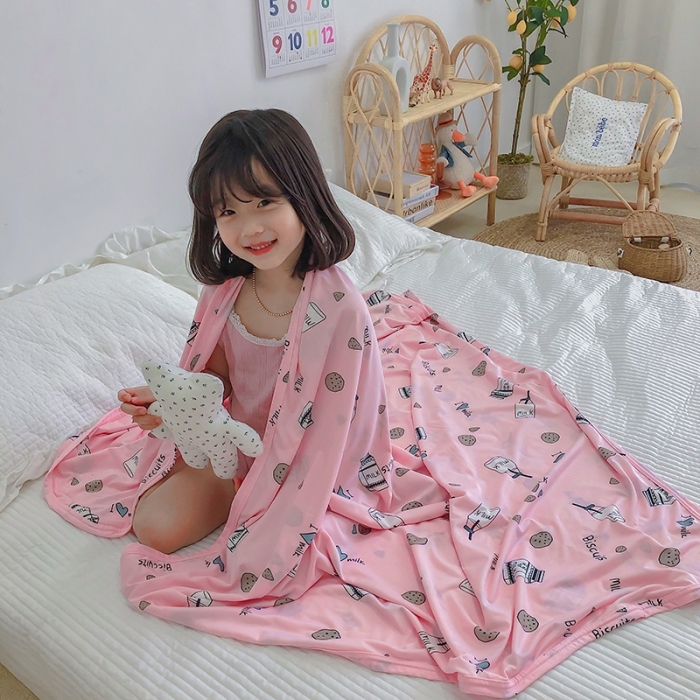 91家纺网 家纺一手货源 找家纺 星期八 2020新款ins卡通针织凉感毯 粉饼干