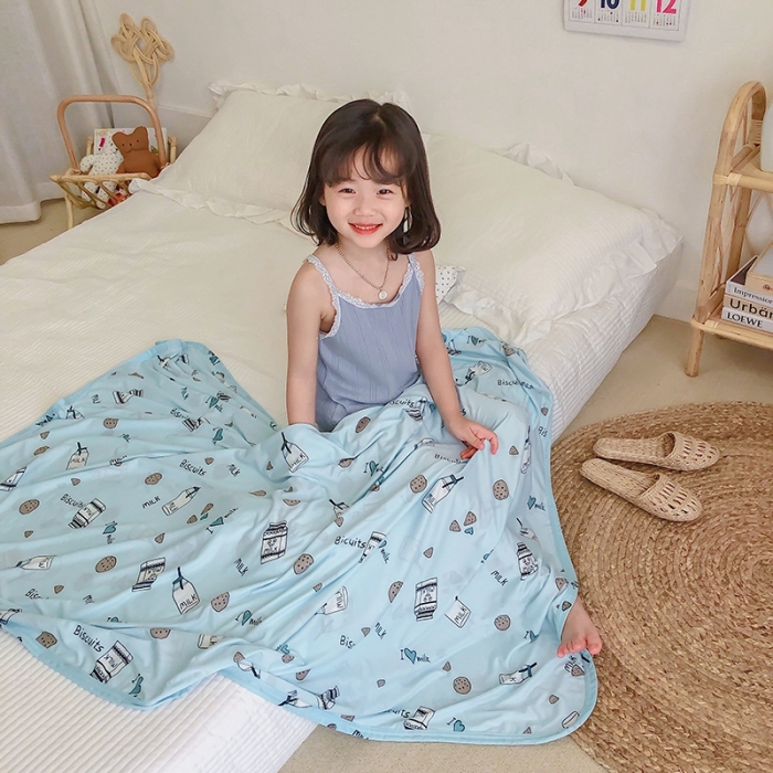 91家纺网 家纺一手货源 找家纺 星期八 2020新款ins卡通针织凉感毯 蓝饼干