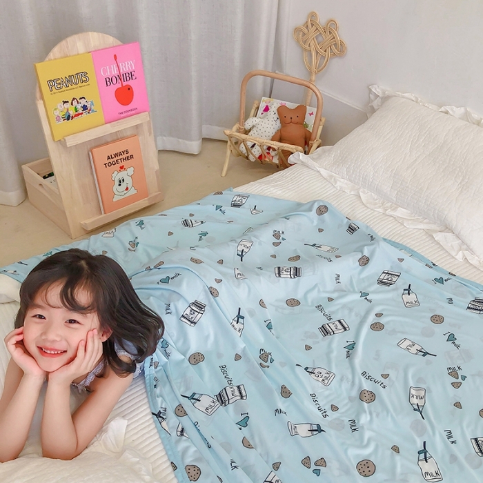 91家纺网 家纺一手货源 找家纺 星期八 2020新款ins卡通针织凉感毯 蓝饼干